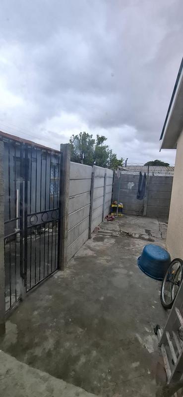 6 Bedroom Property for Sale in Ravensmead Western Cape